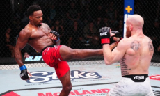 Определён победитель главного боя на турнире UFC в США. Видео