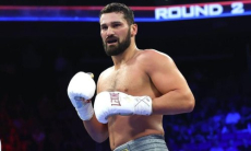 Тренировавшийся с Головкиным супертяж остановил обидчика Кункабаева