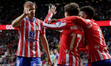 Матч с тремя пенальти приблизил «Атлетико» к «Реалу»