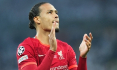 Раскрыта рекордная зарплата ван Дейка по новому контракту