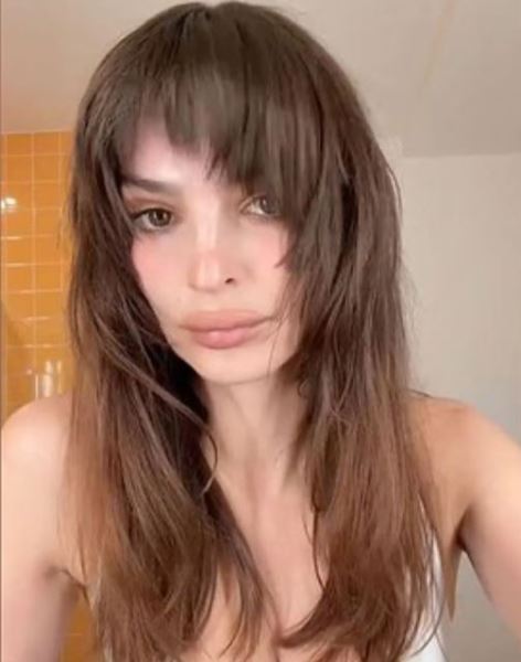 Эмили Ратаковски неудачно сменила имидж и стала мемом в Сети. Фото