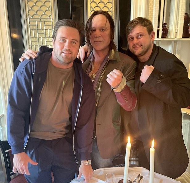 Микки Рурк напугал поклонников резкими переменами во внешности. Фото