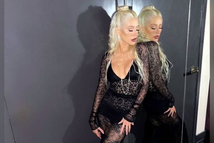 Постройневшая Кристина Агилера похвасталась фигурой. Фото