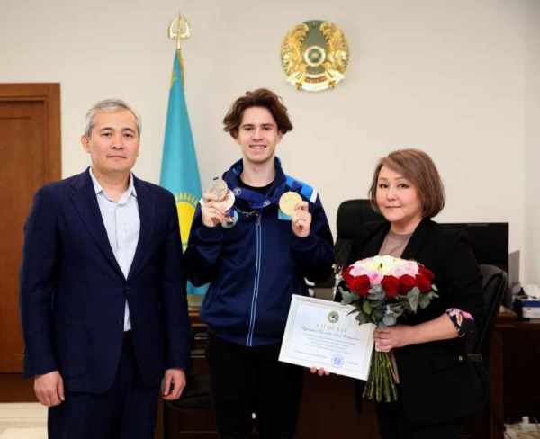 Михаил Шайдоров получил призовые от акимата после сенсации на ЧМ-2025