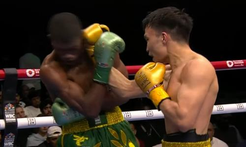 Казахстанский боксер нокаутом победил непобежденного соперника в Гран-при WBC. Видео