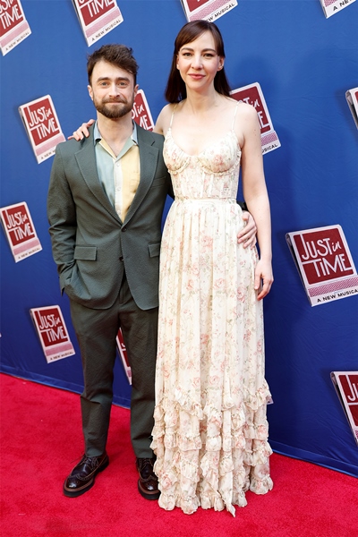 «Гарри Поттер» Рэдклифф вывел в свет красавицу жену. Как сейчас выглядит звездная пара