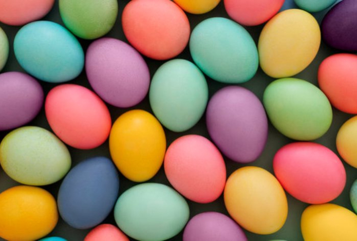 Опасно для жизни. Чем нельзя красить яйца на Пасху