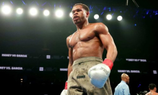 Бывший абсолютный чемпион мира выдал «худший бой года». Видео