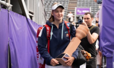 «Лена возвращается». За рубежом отреагировали на первый титул Рыбакиной в 2025 году