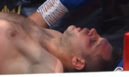 Тремя нокдаунами и нокаутом обернулся бой за титул чемпиона мира. Видео