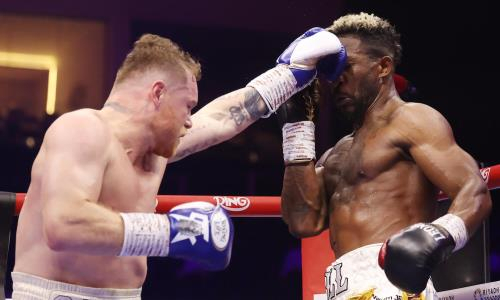 «Канело» неожиданно «записали» поражение в бою за «абсолют»