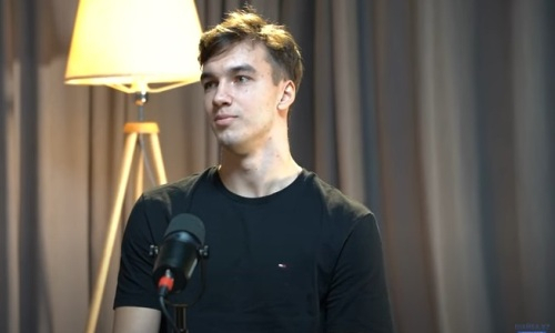 Казахстанский хоккеист рассказал о начале своей карьеры