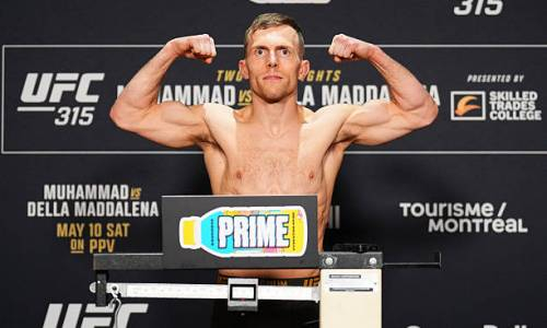 «Супермен» прошел взвешивание перед боем с казахстанцем в UFC