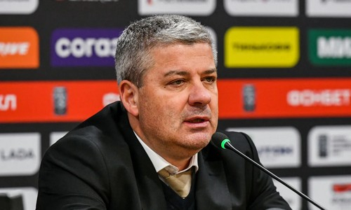 «Герб, флаг — это не пустые слова». Тренер сборной Казахстана раскритиковал игроков за провал на ЧМ-2025