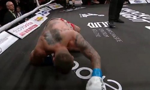 Нокаут решил исход исторического боя за титул чемпиона мира. Видео