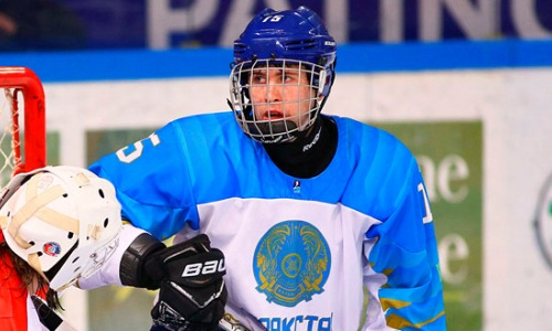 Сборная Казахстана отцепила двух хоккеистов перед чемпионатом мира