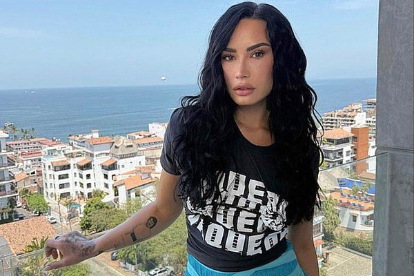 Известная певица поразила публику фигурой после похудения. Фото