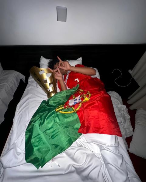 Сын Роналду удивил новым фото с первым трофеем за Португалию