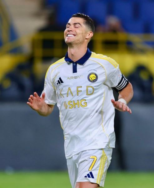 Роналду с юмором отреагировал на незабитый им пенальти