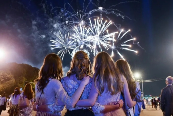 В Минпросвещения высказались о выпускных вечерах для 11-классников