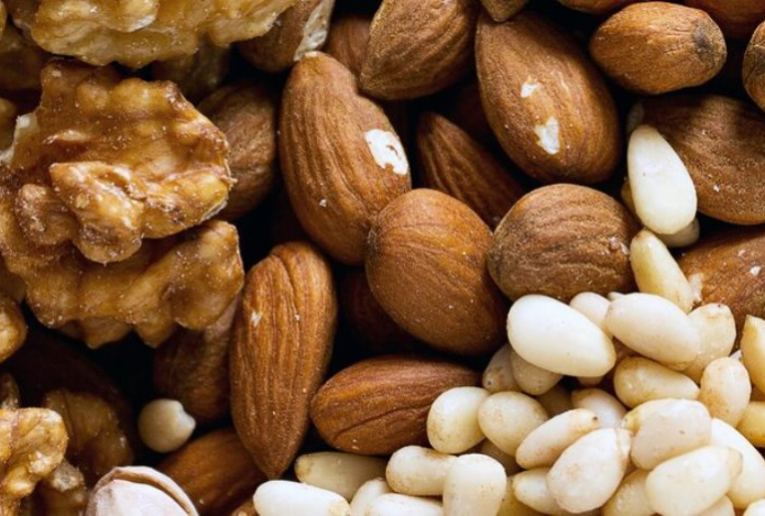 Диетолог назвал самые полезные орехи для пожилых