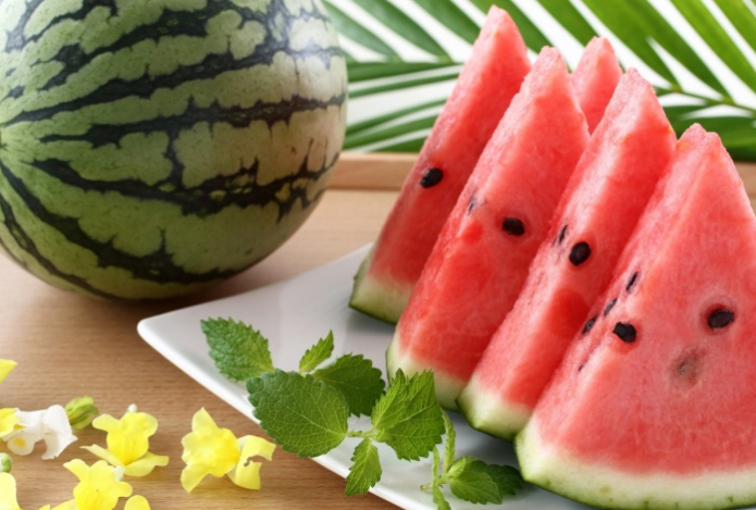 Как отличить натуральный арбуз от гербицидного