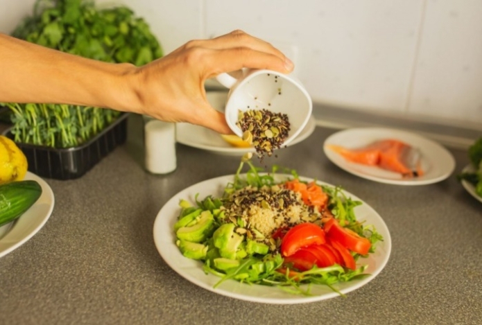 Врач назвала семь продуктов, содержащих больше клетчатки, чем семена чиа