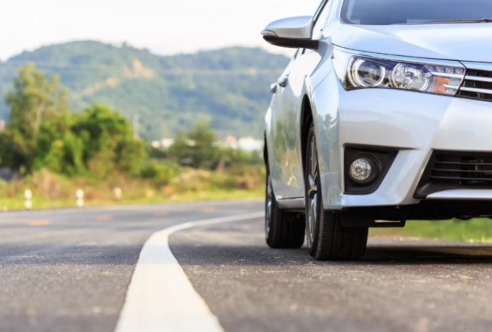 Эксперт назвал пять вещей, которые нельзя оставлять в машине летом