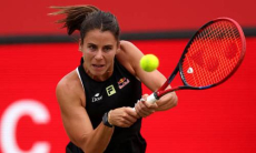 Конкурентку Елены Рыбакиной разгромили на турнире в Лондоне