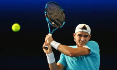 Казахстанский теннисист «отдал» победу на турнире в Польше