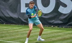 Три победы и одна потеря. Как казахстанские теннисисты стартовали на Уимблдоне-2025