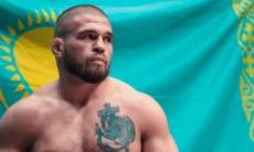 «Он русский с казахским сердцем». Появилось объяснение решению казахстанского бойца по флагу России