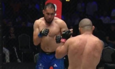 Разгромом завершился бой казахстанца на турнире АСА в России