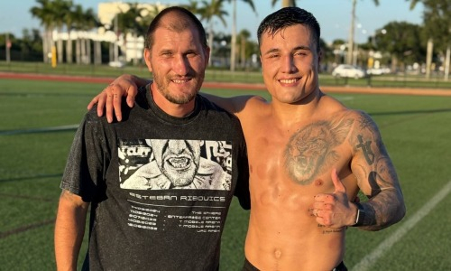 «Давление возрастает». Тренер бойца из Аргентины дал расклад на поединок с казахстанцем в UFC