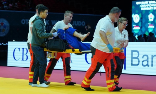 Казахстанец дал громкое обещание после травмы на ЧМ-2025 по дзюдо