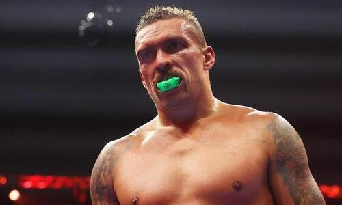 От Александра Усика потребовали отказаться от чемпионских поясов