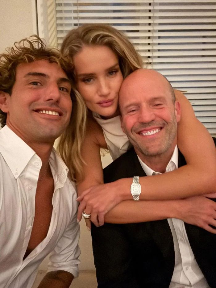 Роузи Хантингтон-Уайтли показала очень редкое совместное фото с Джейсоном Стэйтемом