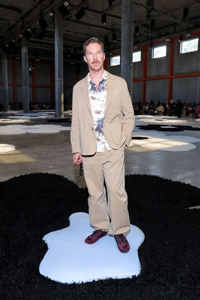 «Шерлок, что с тобой стало?». Бенедикт Камбербэтч удивил публику переменами во внешности