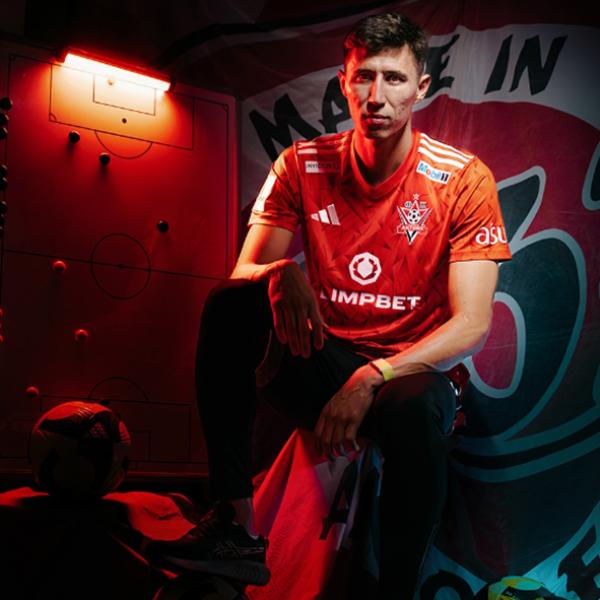 «Кайрат» лечит нападение, «Атырау» собирает команду заново, а «Актобе» делает ставку на своих. Первые летние трансферы в КПЛ-2025