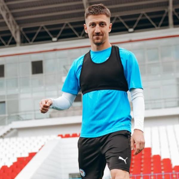 «Кайрат» лечит нападение, «Атырау» собирает команду заново, а «Актобе» делает ставку на своих. Первые летние трансферы в КПЛ-2025