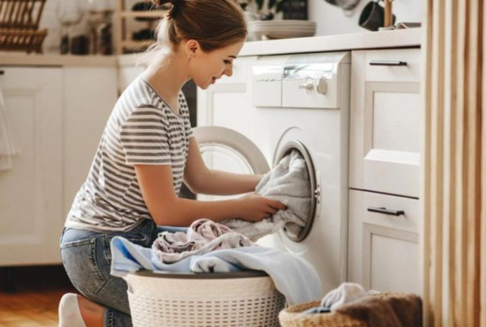 Средство из двух продуктов с вашей кухни избавит стиральную машину от запаха, плесени и налета