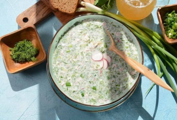 Стало известно, кому нельзя окрошку — ни на квасе, ни на кефире