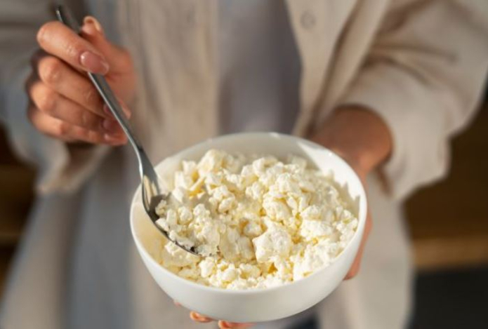 Названа опасность кисломолочного сыра, о которой мало кто знает