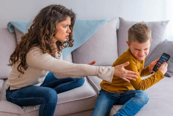 Ученые исследовали влияние гаджетов на детей