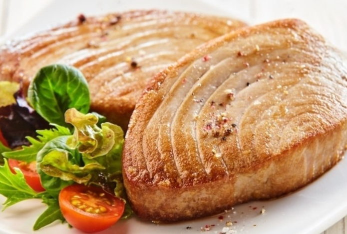 Геронтолог посоветовал избегать этой рыбы, если планируете долго жить. Она копит ртуть и мышьяк