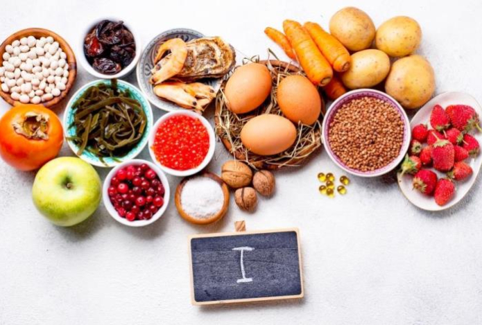 Врач перечислила продукты для щитовидной железы