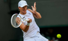 Швёнтек и Самсонова в двух сетах выявили полуфиналистку Уимблдона-2025