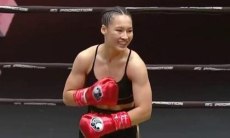 Чемпионка мира из Казахстана побила непобежденную узбекистанскую боксершу в дебютном бою в профи