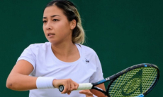 Разгромом завершился первый матч Зарины Дияс на турнире в Португалии