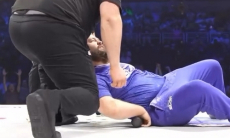 Глухим нокаутом с одного удара обернулся бой казахстанца в лиге президента UFC. Видео